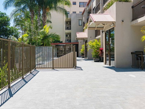 Trickett Gardens Holiday Inn - Accommodation Yamba 2