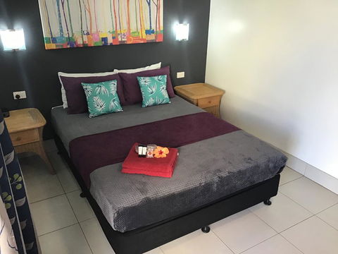 Tropical Lodge - Accommodation Yamba 1