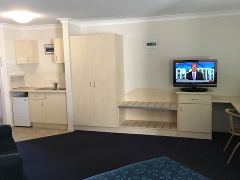 Tuckerbox Motor Inn - Accommodation Yamba 2