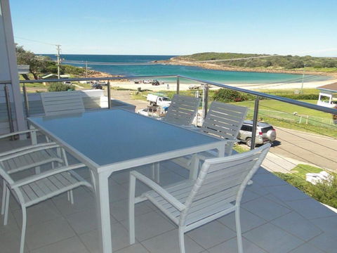 Ultimate Beach House' 19a Graham Street - Views , Peace & Quiet - Accommodation Yamba 0
