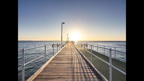 Ultra Stylish Fremantle Area - Accommodation Yamba 2