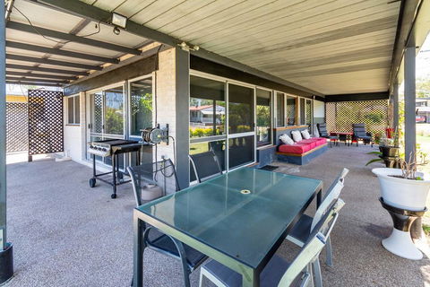 Unique Getaway 300m To Bribie Foreshore, Bongaree - Accommodation Yamba 1