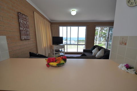 Unit 1, Countess Court - Accommodation Yamba 3