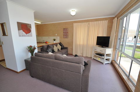 Unit 1, Countess Court - Accommodation Yamba 1