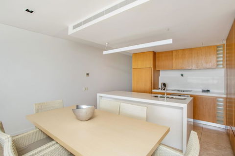 Unit 101 Plantation Resort - Rainbow Beach, Plantation Resort, Second Floor, Aircon, Pool, Spa - Accommodation Yamba 2