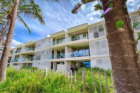 Unit 106 Plantation Resort - Rainbow Beach, Walk To Beach, Views, Aircon, Pool, Plantation Resort - Accommodation Yamba 2