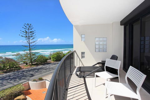 Unit 4, The Rocks, 1746 David Low Way Coolum Beach - 500 Bond - Accommodation Yamba 1