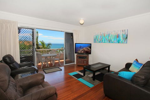 Unit 9, Coolum Blueseas Apartments, 59-61 Coolum Tce, Coolum Beach, 400 BOND, LINEN INCLUDED - Accommodation Yamba 2