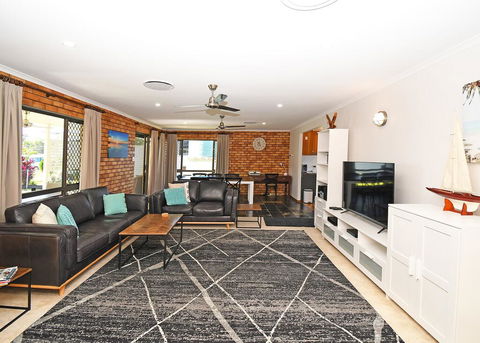 Urangan Harbour Bungalow - Accommodation Yamba 3