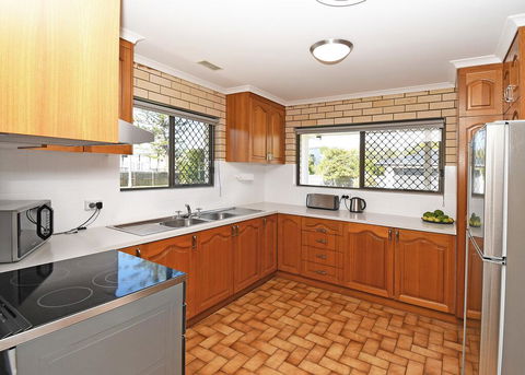 Urangan Harbour Bungalow - Accommodation Yamba 2