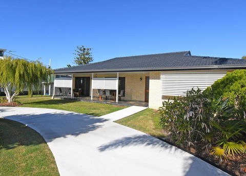 Urangan Harbour Bungalow - Accommodation Yamba 0