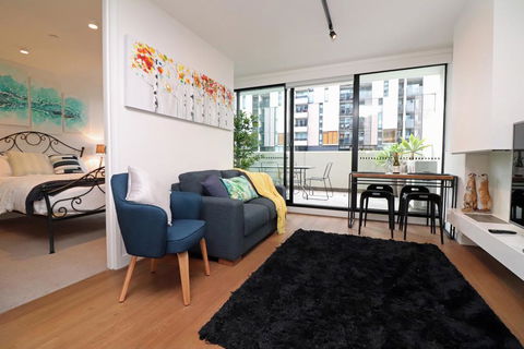 Urban Eden - Pets, Parking, Balcony, Chapel St 260m - Accommodation Yamba 0