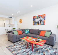 Urban Jungle Executive Apartment in Heart of CBD - Accommodation Yamba