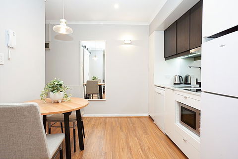 Urban Rest - Elizabeth St - Accommodation Yamba 2