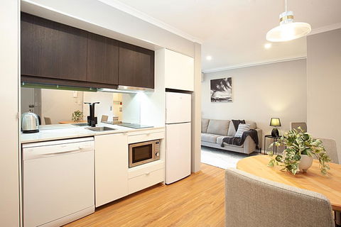 Urban Rest - Elizabeth St - Accommodation Yamba 0