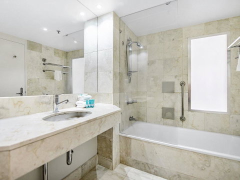 View - In Heart Of Surfers Paradise - Accommodation Yamba 2