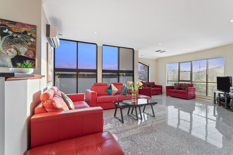 Villa De Marseilles - Melbourne - Accommodation Yamba 3