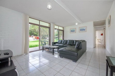 Villa Ellisa, Unit 1/10 Columbia Close - Accommodation Yamba 2