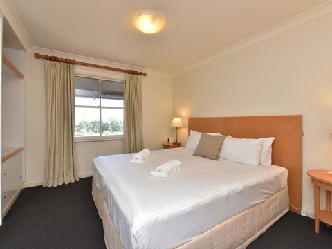 Villa Executive 2br Ferre Resort Condo Located Within Cypress Lakes Resort (nothing Is More Central) - Accommodation Yamba 2
