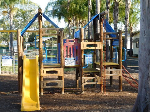 Villa Holiday Park - Accommodation Yamba 1