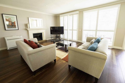 Villa Legato - Accommodation Yamba 0