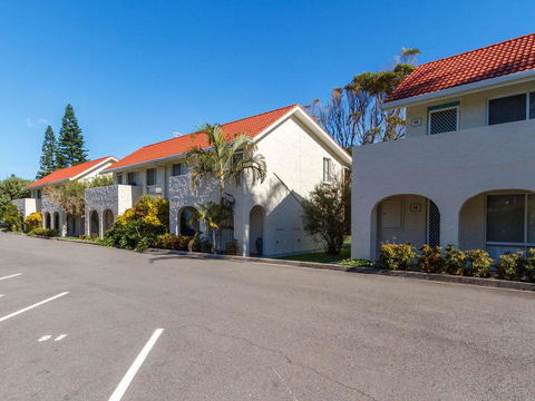 Villa Manyana 09 - Accommodation Yamba 0