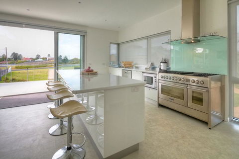 Villa Moyne - Located In A Quiet Cul De Sac And Designed For Beach Families - Accommodation Yamba 1