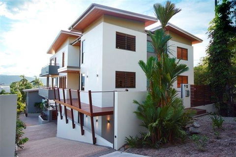 Villa One On Murphy - Luxury Holiday Villa - Accommodation Yamba 0