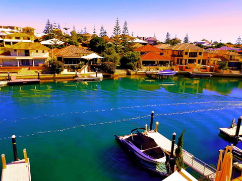 Villa Port Grimaud On Bouvard Island - Accommodation Yamba 1