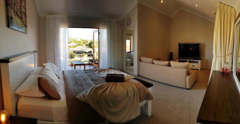 Villa Port Grimaud On Bouvard Island - Accommodation Yamba 3