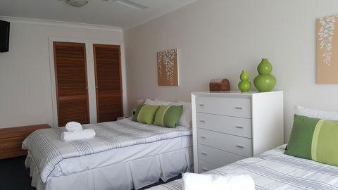 Villa Riviera On River Front - Accommodation Yamba 3