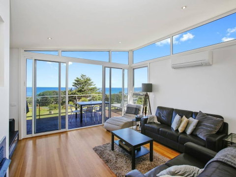 VILLA SARINA - Beautiful Villa In Skenes Creek - Accommodation Yamba 0