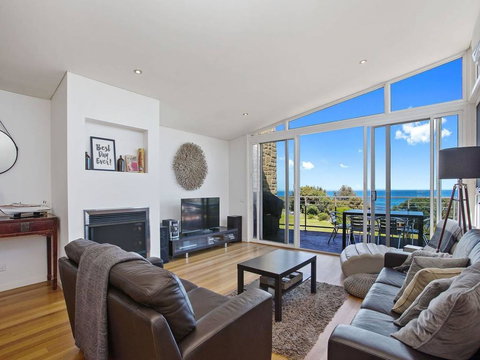 VILLA SARINA - Beautiful Villa In Skenes Creek - Accommodation Yamba 3