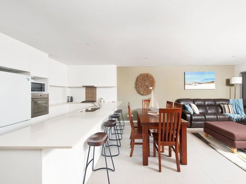 Villa Serene @ Fingal Bay - Accommodation Yamba 2