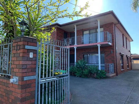 Vintage House In Bentleigh East - Accommodation Yamba 2