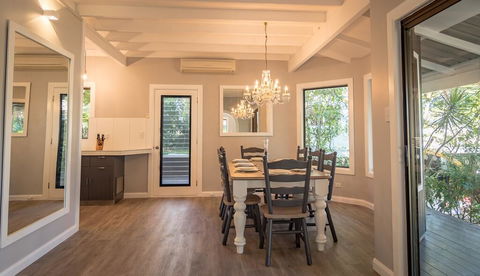 Vintage Inspired Three Bedroom Home- Heated Pool! - Accommodation Yamba 2
