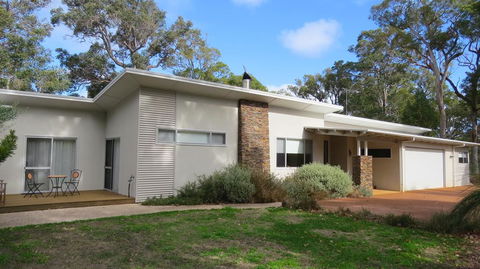 Vintners - More Space For You To Enjoy! - Accommodation Yamba 0