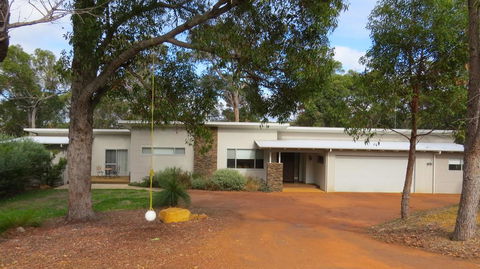 Vintners - More Space For You To Enjoy! - Accommodation Yamba 2