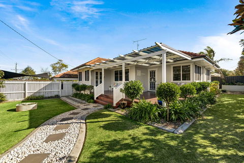 Viola House - Accommodation Yamba 0