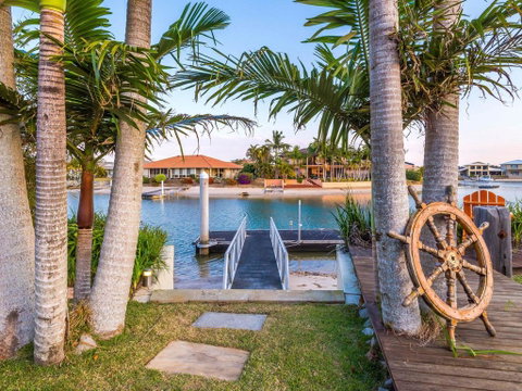 Vista Del Mare - 81 Witonga Drive Yamba Family Home On Water. - Accommodation Yamba 0