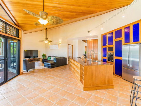 Vista Del Mare - 81 Witonga Drive Yamba Family Home On Water. - Accommodation Yamba 3