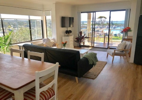 Vista Marina Penthouse #6 - Accommodation Yamba 2