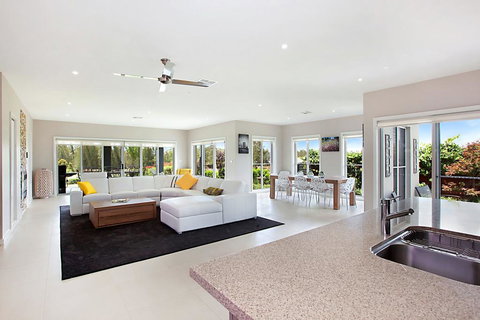 Vista One - Accommodation Yamba 1