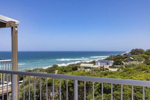 Wake Up To Ocean Views In Stylish Comfort - Accommodation Yamba 0