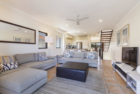 Wake Up To Ocean Views In Stylish Comfort - Accommodation Yamba 1