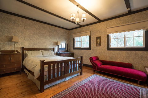 Walhalla Coach House - Accommodation Yamba 1