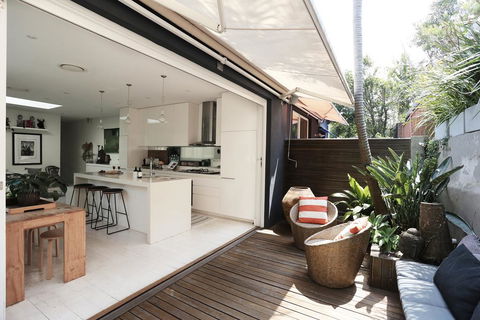 Walk To Beach From This Stylish Bronte Oasis W AC, Wifi And Free Parking - Accommodation Yamba 0