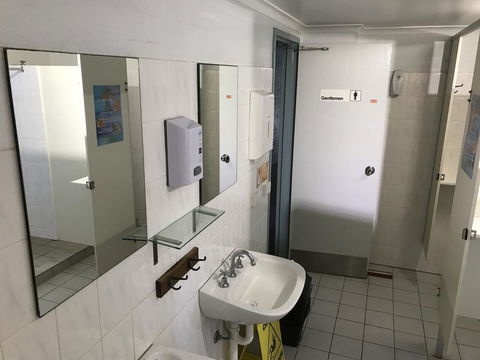 Wandarrah Lodge Hostel - Accommodation Yamba 2