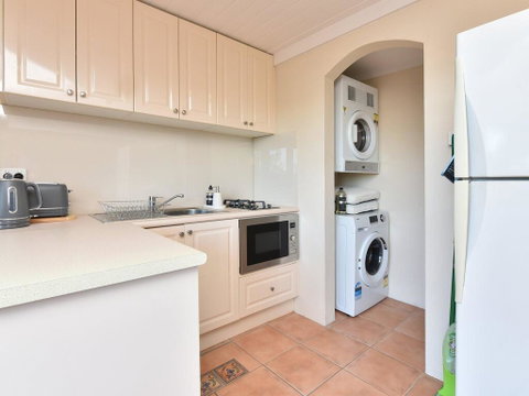 Wangi Waterfront Delight 1bdr Studio - Accommodation Yamba 3