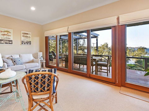 Wangi Waterfront Delight 4br Waterfront Reserve Home - Accommodation Yamba 2